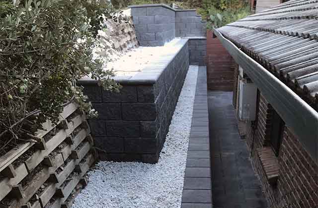 Retaining wall by Adelaide Exposed Concrete